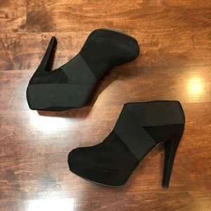 Stuart Weitzman Bootie